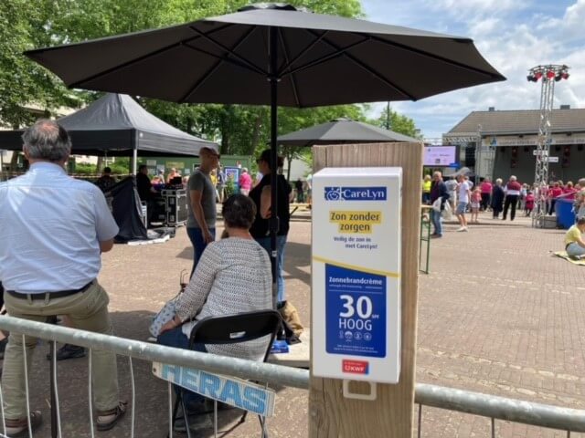 Son en Breugel samen sterker plaatsen zonnebrandcreme-dispensers op basisscholen