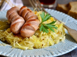 recipe for sausages with sweet and sour caraway cabbage