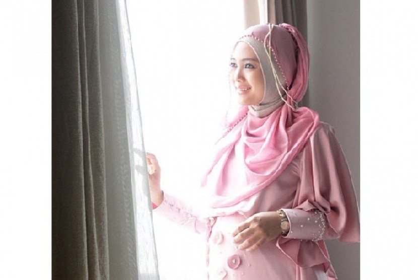 Detail Foto Ibu Hamil Berhijab Nomer 33