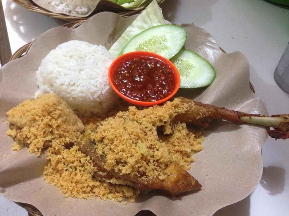 Detail Gambar Ayam Kremes Nomer 38