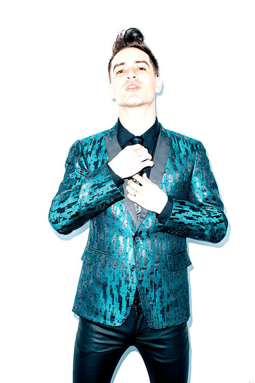 Detail Gold Blazer Brendon Urie Nomer 11