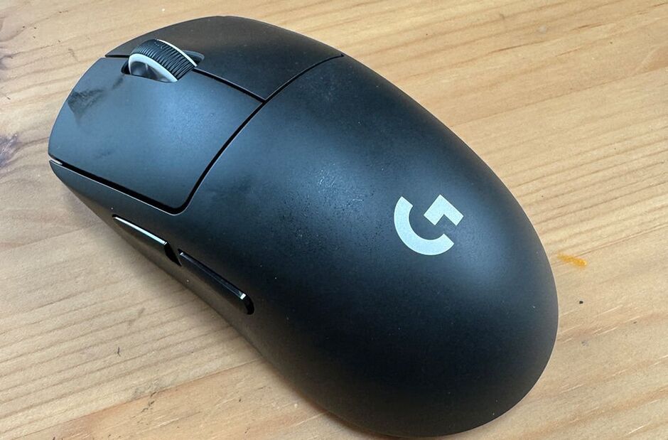 The Logitech G Pro x Superlight 2 in hand