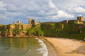 travel uk king edwards bay tynemouth castle