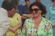 antiques-roadshow-guest-asks-she-should-sit-down-after-hearing-value-jewellery