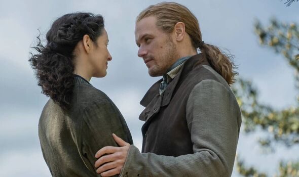 outlander boss reaction fans jamie claire scenes