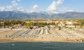 seaside town Italy hidden beach