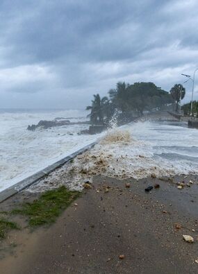 foreign office issues airports are closed travel alert as six die in hurricane