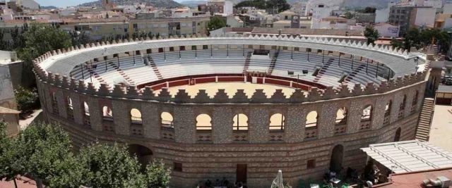 Ondara cede por "imperativo legal" su plaza de toros a la Generalitat de Mazón para una corrida de Vox