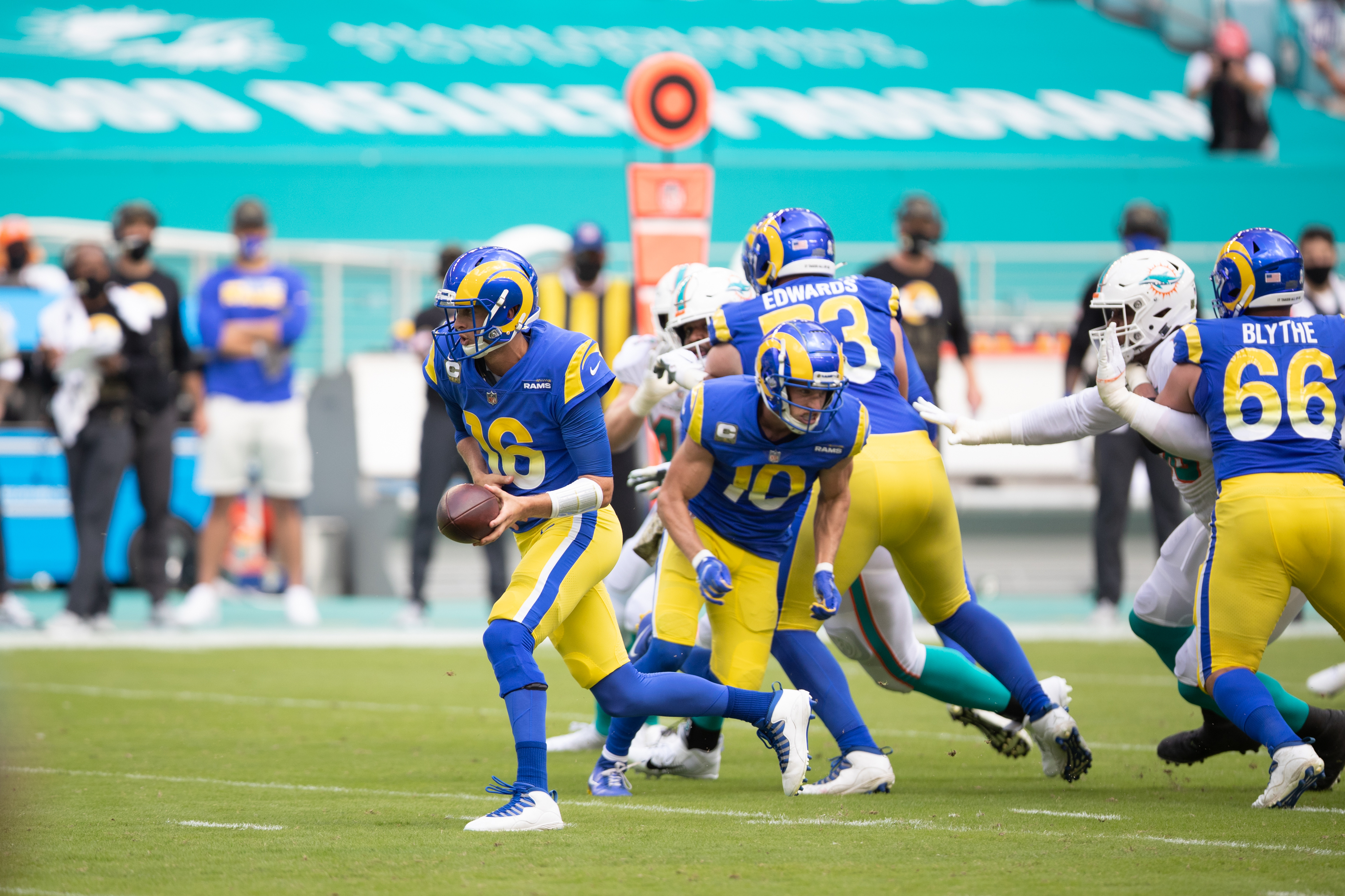 Los Angeles Rams vs Miami Dolphins