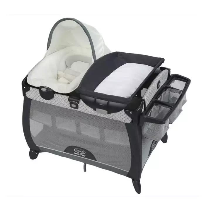 Graco Pack ‘n Play Playard with Bassinet