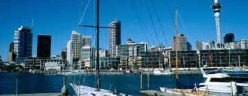 Boenden vid stranden i Auckland