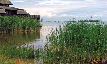 Fertőrákos şehrindeki otoparklar