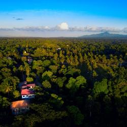 Lemery 3 hotel dengan kolam renang