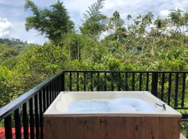 Cabaña tipo glamping en finca cafetera con zonas verdes, avistamiento de aves, paisaje cafetero, majake sihtkohas San Francisco