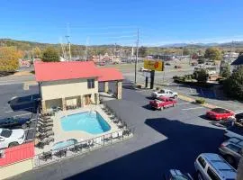 Super 8 by Wyndham Pigeon Forge Downtown