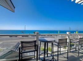 Luxury Ocean Views & Steps To The Sand - Tower 36 Upper Condo Unit, hotel v destinácii Carlsbad