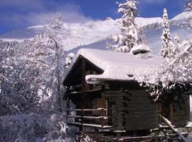 Hütte/ Chalet MAZOT ein umgebauter alter Kornspeicher, hotell i Verbier