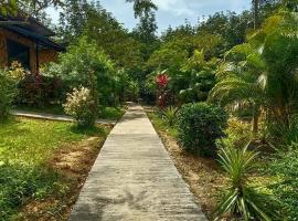 Koh Mook Bamboo Bungalows, хотел в Ко Моок