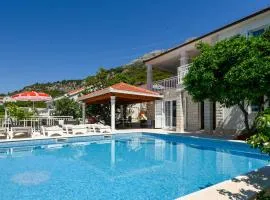 Holiday Villa Perna