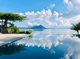 Nuuk Taal Lake, hotel dengan kolam renang di Laurel