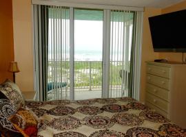 Ocean Beach Villas Unit 203- Direct Oceanfront Condo!, hotel en Cocoa Beach