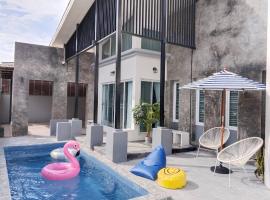 Nadda Pool Villa Ranong, ваканционна къща в Ban Bang Rin (1)