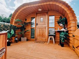 Crabmill Glamping with hot tub, hotell sihtkohas Bewdley