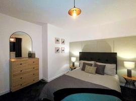 New boutique 3 bedroom apartment in Hamilton, hotel di Hamilton