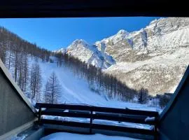 Cervinia Ski In Ski Out - Family Studio