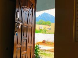 Aadhya guest house, vila di Tiruvannamalai