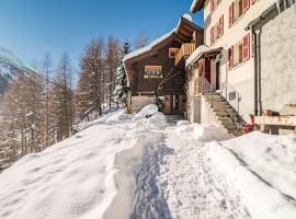 Pansija "CHALET dei FIORI" room & apartment pilsētā Bedretto