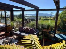 Tranquility Base - Waikanae Beach Holiday Home