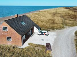 10 person holiday home in Fr strup, hotel em Lild Strand