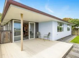 Matenga Townhouse - Waikanae Holiday Home