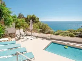 Sunny house with great sea views, 3 terraces, private heated pool and sauna