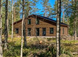 Beautiful Home In Säffle With Kitchen, отель в городе Сеффле