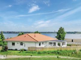 Beautiful Home In Jægerspris With House Sea View, hotel v destinácii Frederikssund