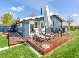 Gorgeous Home In Karrebæksminde With Kitchen