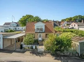 Cozy Home In Stubbekøbing With Kitchen