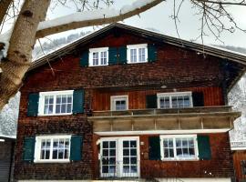 Ferienhaus Schindeler, hotel en Mellau