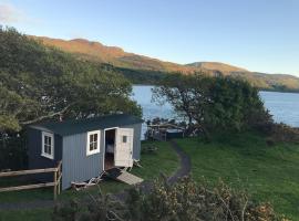 Snowdonia Shepherds Hut + Hot Tub, hotel v mestu Barmouth