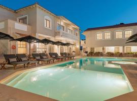 Ino Hotel & Suites, hotelli kohteessa Samos