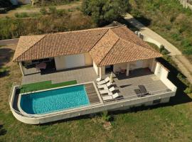 Villa climatisée avec piscine, hotel a Sari Solenzara