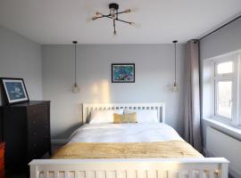 배스에 위치한 호텔 Bath City Skyline Spacious 3 Bed House for family