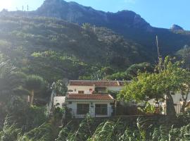 Casa Rural Chamorga - Pensión - Guesthouse -, hotel em Santa Cruz de Tenerife