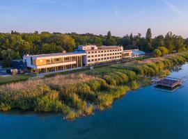 Hotel OTP Balatonszemes, khách sạn ở Balatonszemes