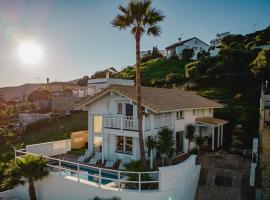 Increíble Villa de madera con vistas al mar, hotel u gradu Alhesiras