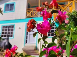 Colorful Garden House, hotel di Providencia