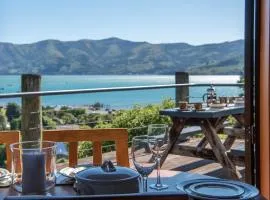 The Tree House - Akaroa Holiday Home