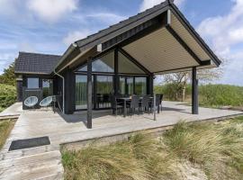 Holiday Home Gubbe - 500m from the sea in Western Jutland by Interhome, hotel i Lakolk